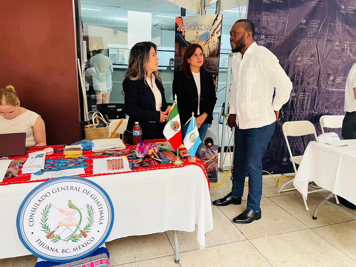 MinexGt's tweet photo. #GuatemalaCercaDeTi🇬🇹 | Consulado de Guatemala en Tijuana participa en jornada de servicios para población migrante.

Lee la nota ➡️ https://t.co/w0SbZqhJBT https://t.co/cwzT59JrbE