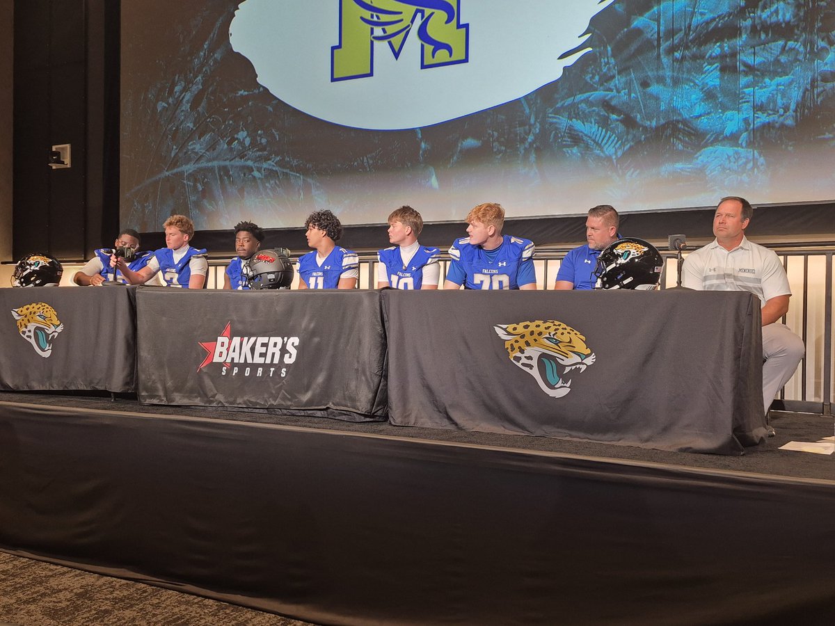 CFreemanJAX's tweet photo. Here comes @MenendezFootba1 at #HSMediaDay. https://t.co/JO698tIFiT