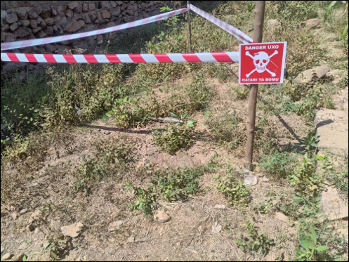 UNMAS's tweet photo. With support from the @MONUSCO Transition Fund, UNMAS and @DanChurchAid  helped make Uvira in South Kivu safer, by clearing 14,000 m² of land, and delivering life-saving risk education to nearly 3,000 people,  contributing to stabilization, and the restoration of State authority https://t.co/tnyFRFCdEi