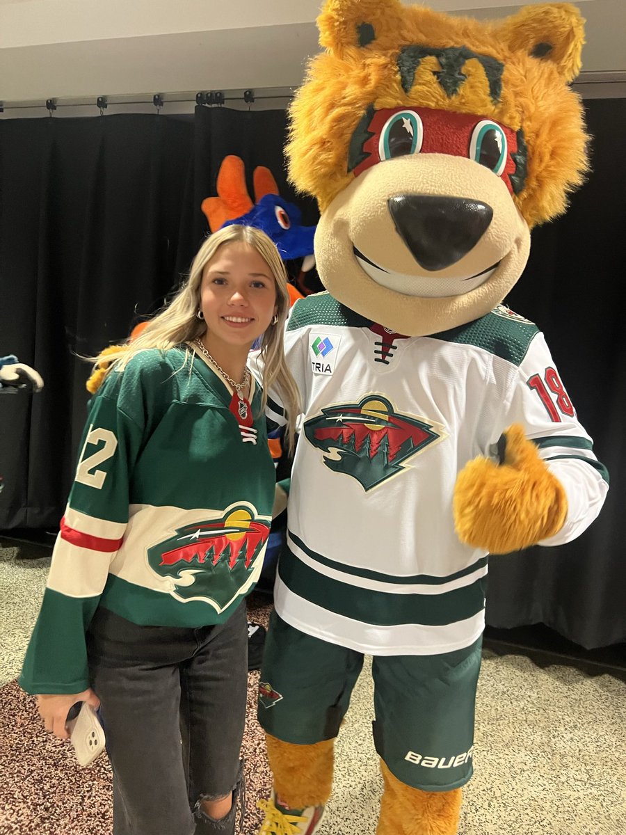 Annika Johnson tweet media