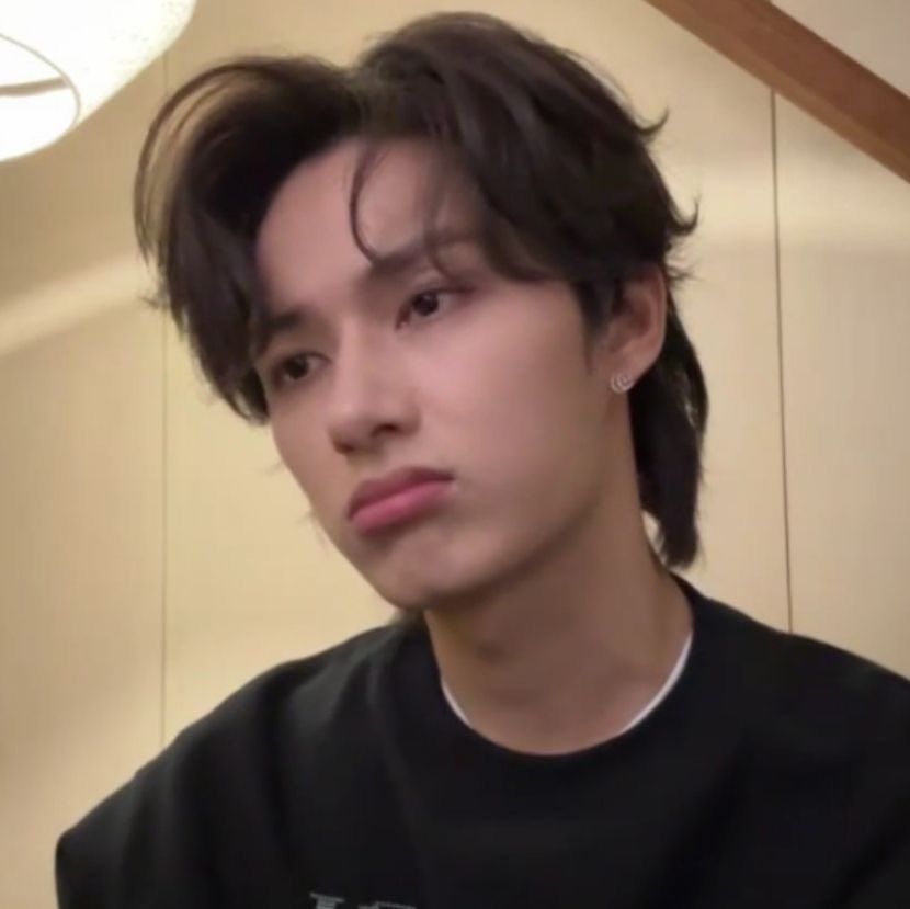 fromxsvt's tweet photo. wen junhui but nobody asks how’s junhui https://t.co/Cvp4tkmoYP
