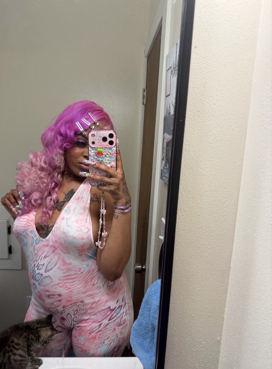 EMILY_56d's tweet photo. Pink💗💖🍑💦🍆#meetup #head #dropbox #megadropbox #ft https://t.co/BGN8UqmQgQ