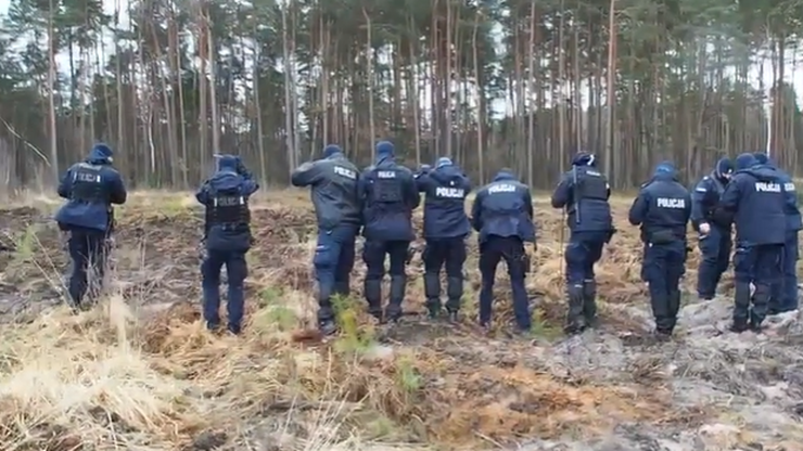 Vito82488734's tweet photo. Tymczasem Policja pod nadzorem specjalnego zespołu prokuratorów powołanego przez ministra Waldemara Żurka, prowadzi intensywne poszukiwania zaginionego miesiąc temu doktora Dawida Kacprzyka. https://t.co/WfjF9WKXOz