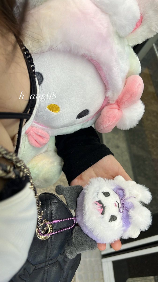 h_ang08's tweet photo. 다 꿈일거야 꿈 그니까 아프지않아 https://t.co/e7ZP2Or48H