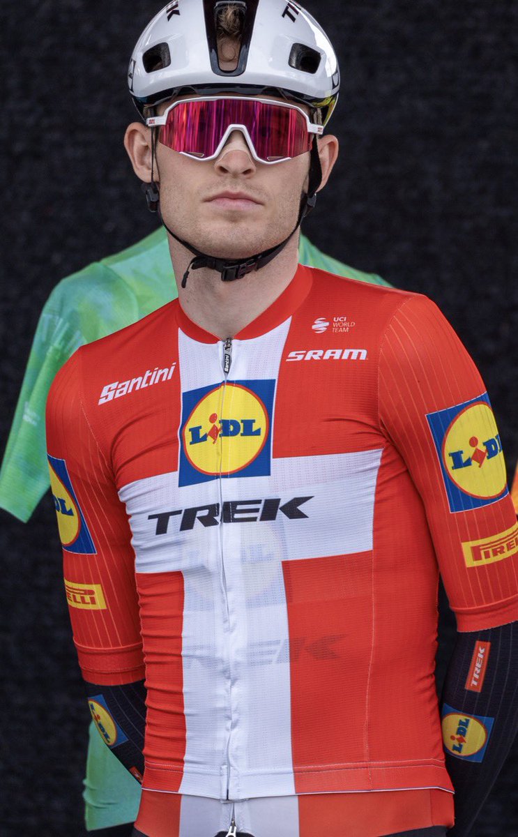 cycletips123's tweet photo. Do my fellow danes remember cycling in the ‘00s?

If there had been a Dane lying in 6th place in the Tour de France and battling with the world’s best cyclists in the Tour, we would have gone completely nuts.

Skjelmose appreciation post! https://t.co/ujFZtk0yL0