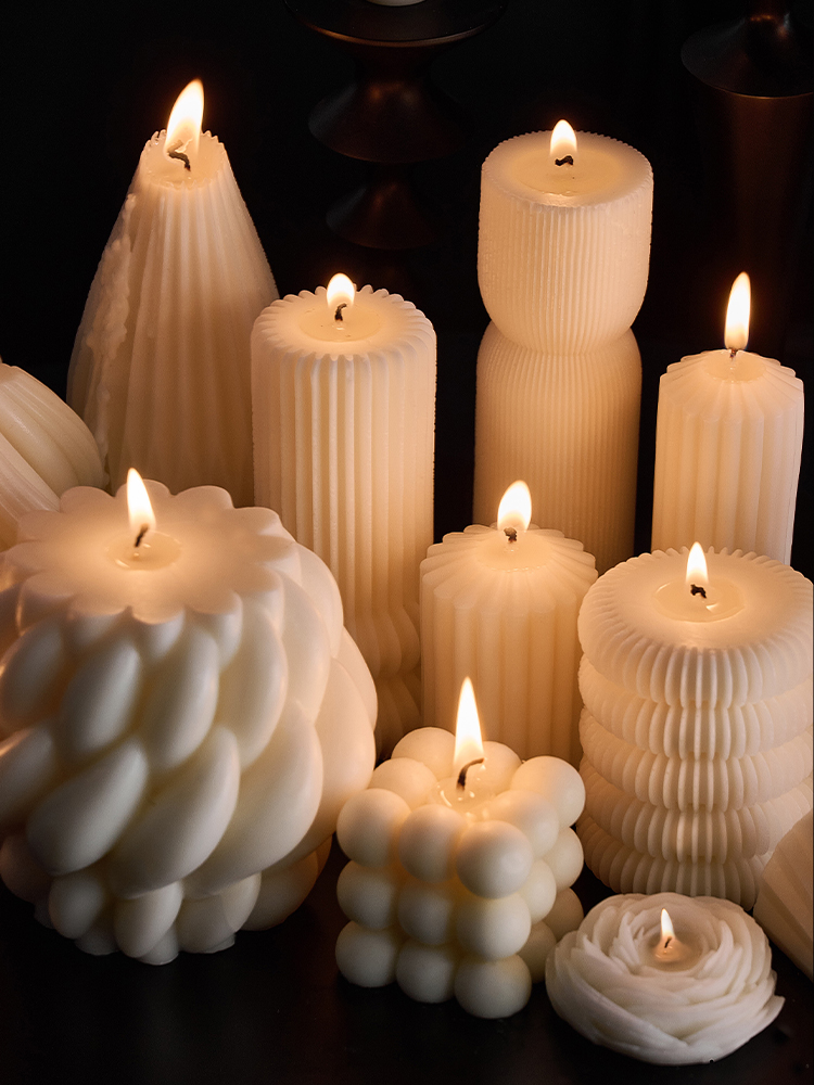 FedorukRos41934's tweet photo. Today’s small win: lighting my first holiday candle to kick off the festive season—cozy vibes only! ， https://t.co/V01kzz7UAF