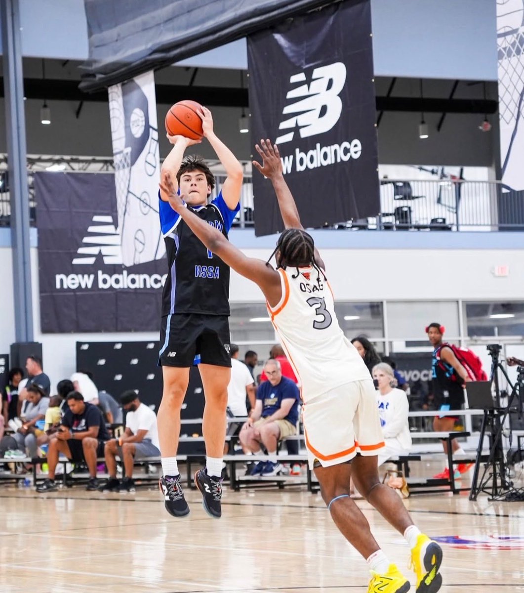 NSSABASKETBALL's tweet photo. Eli Landman
6’1” combo guard I
Beverly High School I
Class of 2027
GPA: 4.0

Hard-nosed guard who can score at all three levels and takes pride in defending. Uses his elite handle and ability to attack the basket to create opportunities for himself and others, while also making plays from the perimeter with his pull-up and three-point shooting. The high academic gaurd is going into senior year for Beverly high school.