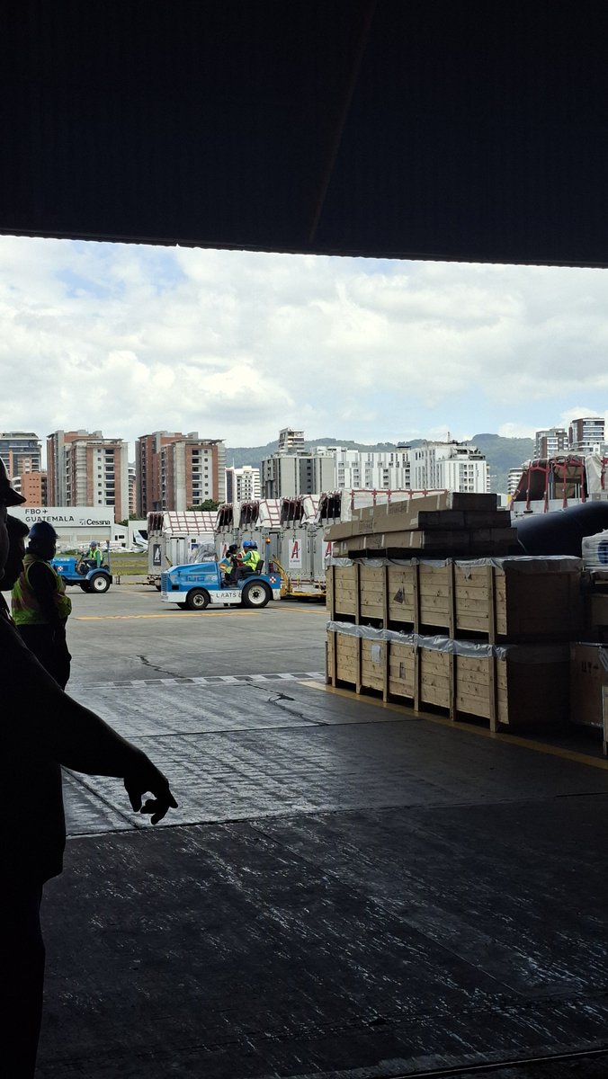 isaava_'s tweet photo. Mi primera exportación de caballos, atletas en camino a los juegos centroamericanos y del caribe https://t.co/RkQZlua7sI