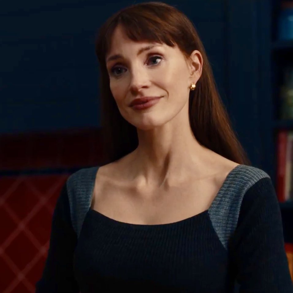TomZohar's tweet photo. The way they kinda put her in Dakota Johnson drag https://t.co/wLNML1YPaB