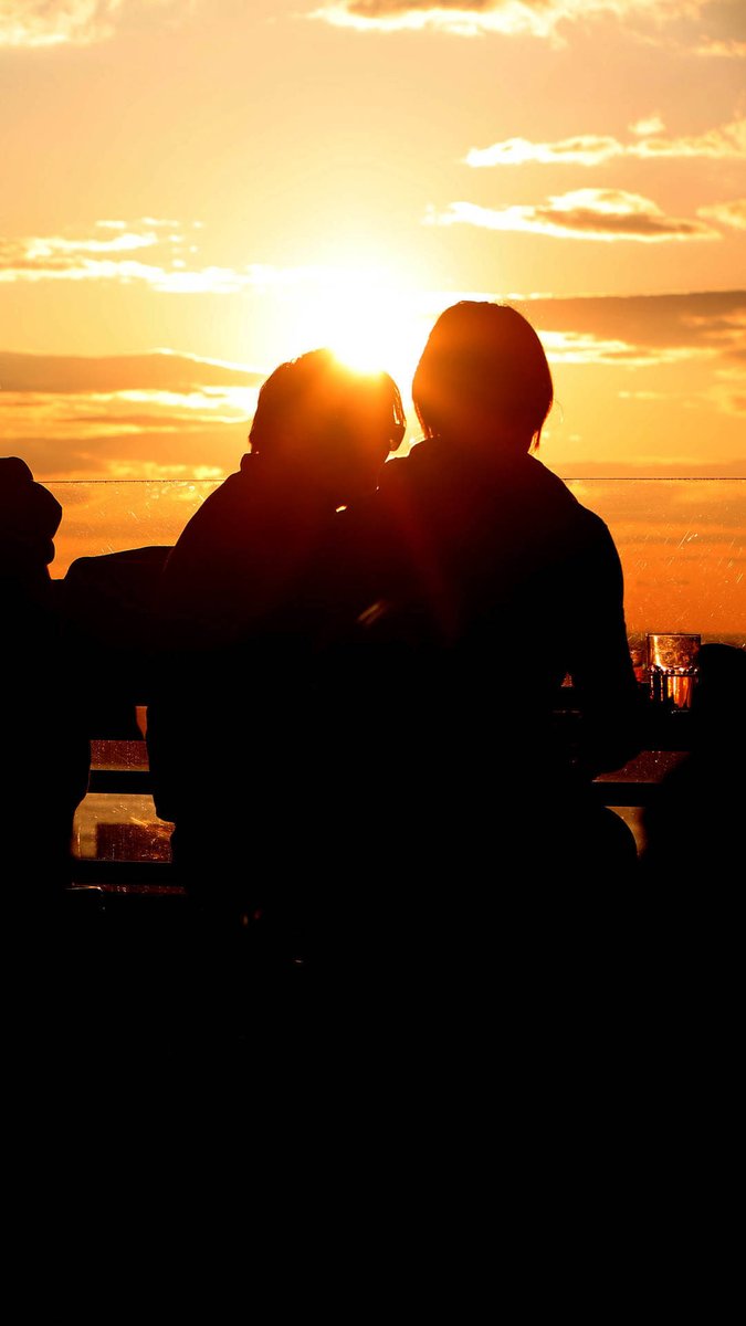 wkddudxor's tweet photo. New to photography Start with mastering light—shoot golden hour (1hr after sunrise/before sunset) for warm, soft tones that instantly level up your shots! https://t.co/B84bz87vfh