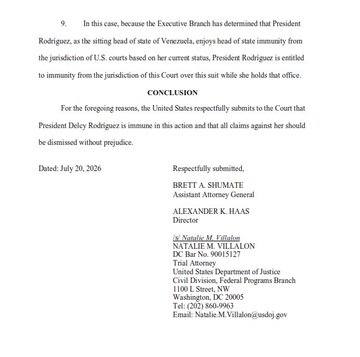 monicagarzag's tweet photo. Gobierno de Donald Trump busca darle protección a Delcy Rodríguez.
Solicitan al departamento de Justicia se le de inmunidad como jefa de Estado de Venezuela en la demanda civil en por presuntos secuestros, torturas y actos terroristas; no pagaría 314 mmd a víctimas. https://t.co/EDWh8GxHv0