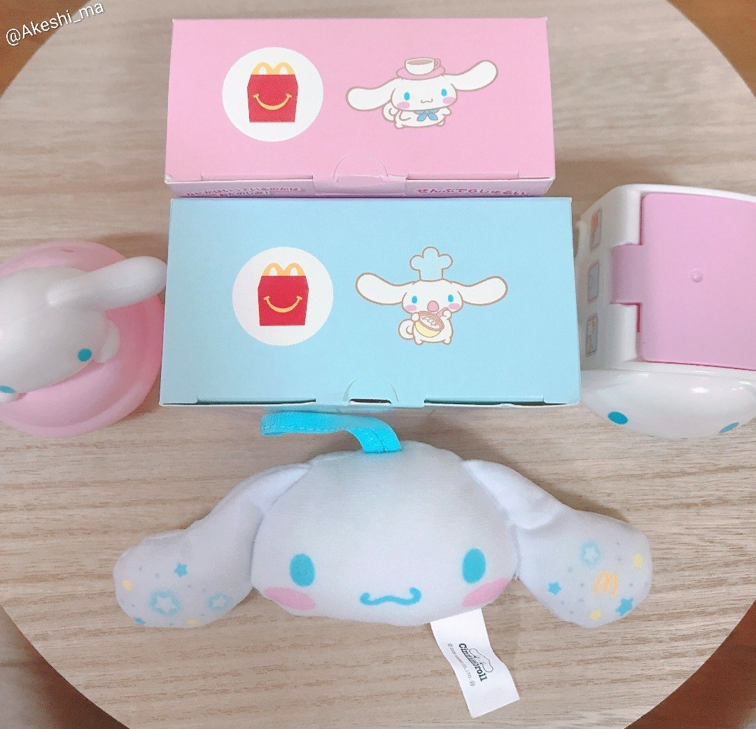 Akeshi_ma's tweet photo. この箱の驚き顔(？)のシナちゃんもめっちゃ好き♡可愛い♡

#ぬい撮り
#マクドナルド
#シナモロール推し https://t.co/MvlyUPmVV5