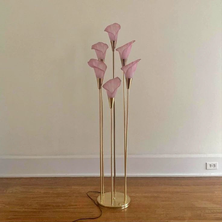 prettiestavenue's tweet photo. pretty lamp https://t.co/sUq0emjrlG