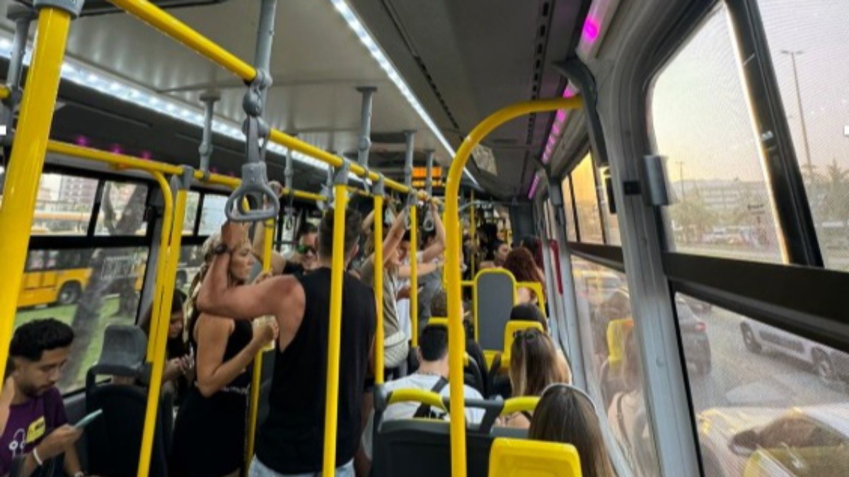 g1's tweet photo. BRT Expresso do Rock in Rio custará R$ 29 | G1 https://t.co/zkICCrCqDQ https://t.co/jrkELQxCDu
