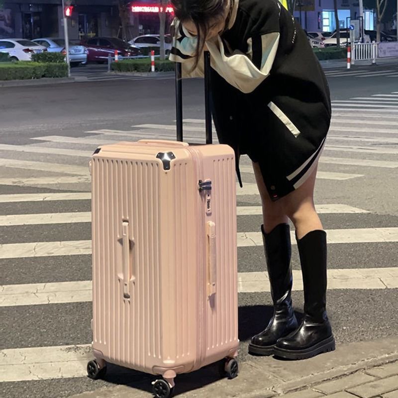 uhurumajo's tweet photo. Oversized 100 inch suitcase 
MWK 650,000 https://t.co/vwDFBmeOOb