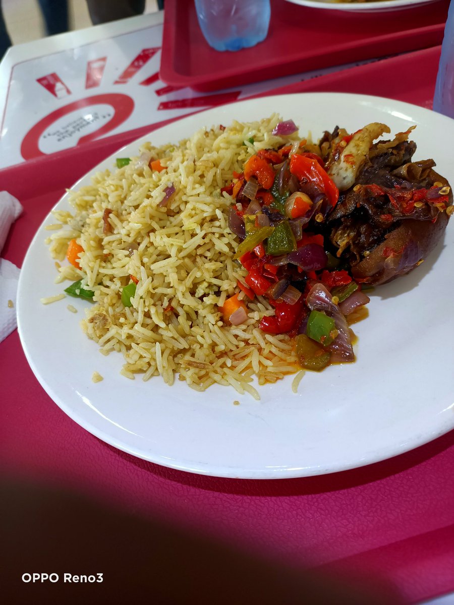 IykeTheAnalyst's tweet photo. @ifedayoeri @arojinle1 OPPO is not ordinary o https://t.co/Li0oRQRjFN