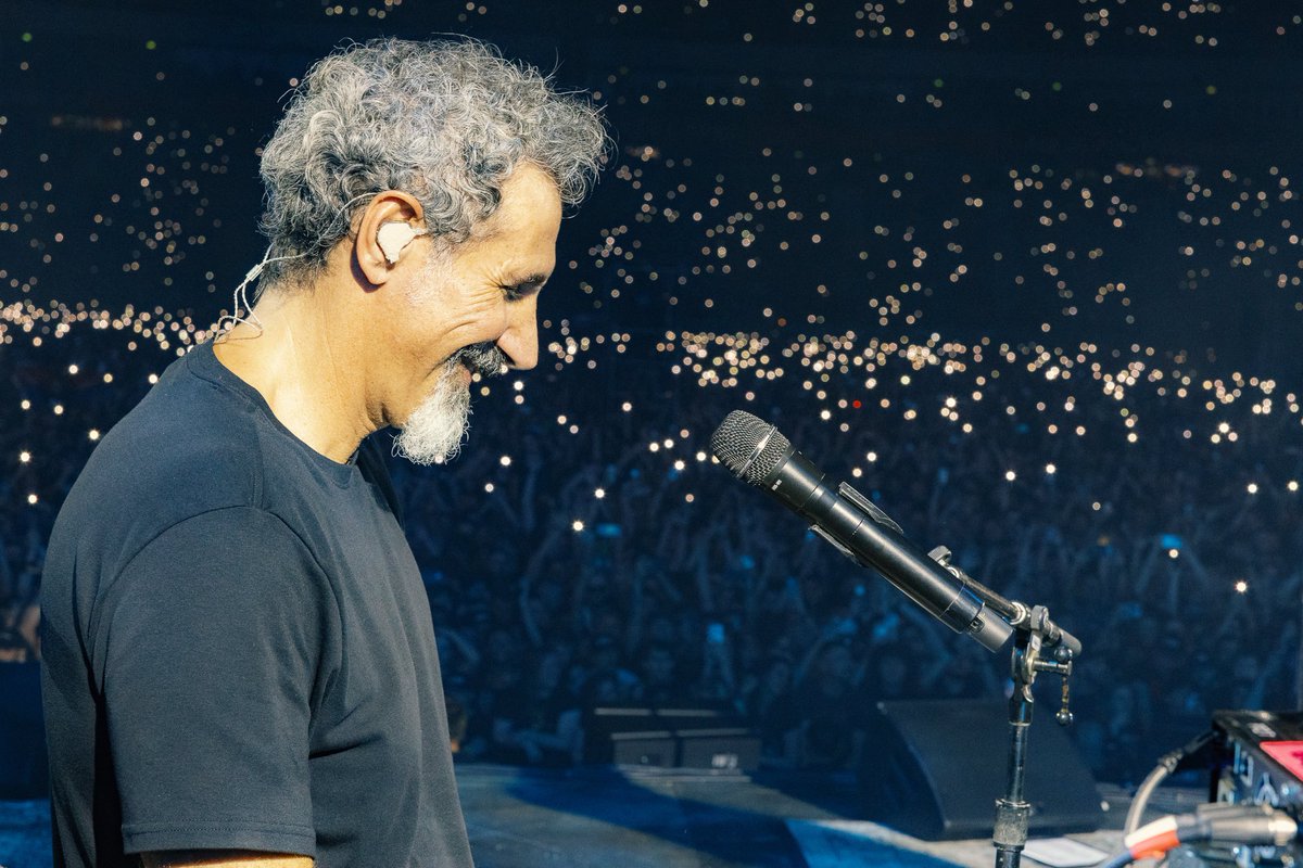 serjtankian's tweet photo. .@systemofadown 🇵🇱 Warsaw Night 1 - Thank you for celebrating with us, rocking with us, and coming together for such a fine evening, Poland.

📸 @audiomassacre https://t.co/Zhf52tR3yS