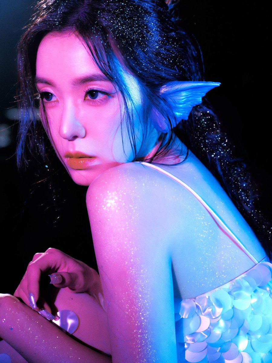 wen_tokki's tweet photo. she bleeds PINK AND BLUE 🩷🩵 https://t.co/g4QL7rAVVV