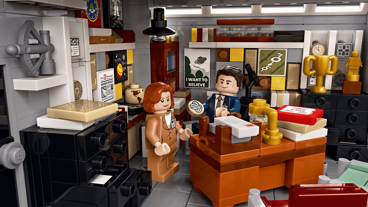 TheXFilesReboot's tweet photo. More official promo pictures from The X-Files LEGO set. https://t.co/Dmmjw6VmJR