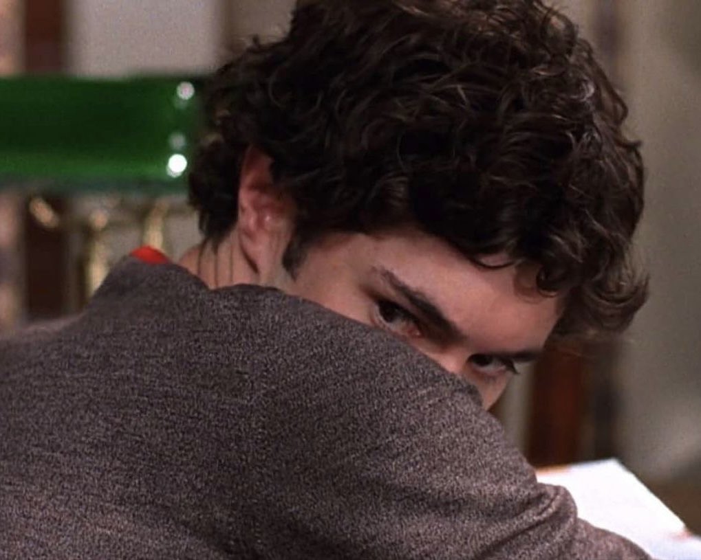 newportarchives's tweet photo. Hi. It's just your friendly neighborhood Seth Cohen. https://t.co/kcfJ7qa8l5