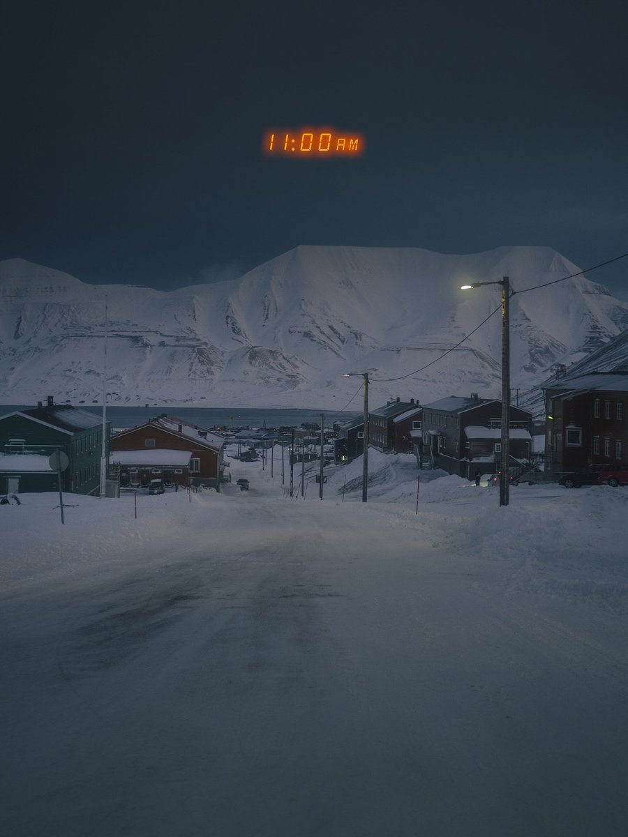 flower6260's tweet photo. Longyearbyen, Svalbard during the polar night. https://t.co/SJ0LhPTMGE
