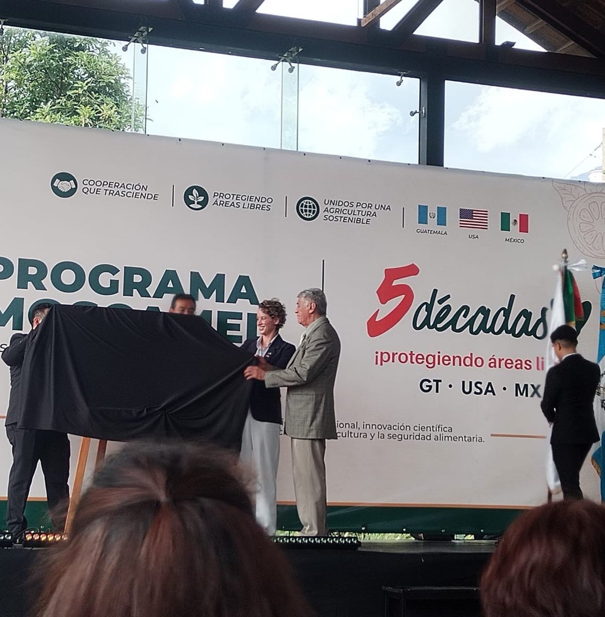 MOSCAMEDGT's tweet photo. Presentamos nuestra nueva identidad visual, una imagen que refleja la evolución del Programa MOSCAMED y reafirma nuestro compromiso con la protección de la agricultura, la cooperación internacional y la sanidad vegetal. https://t.co/WeKUZOQ7Gc