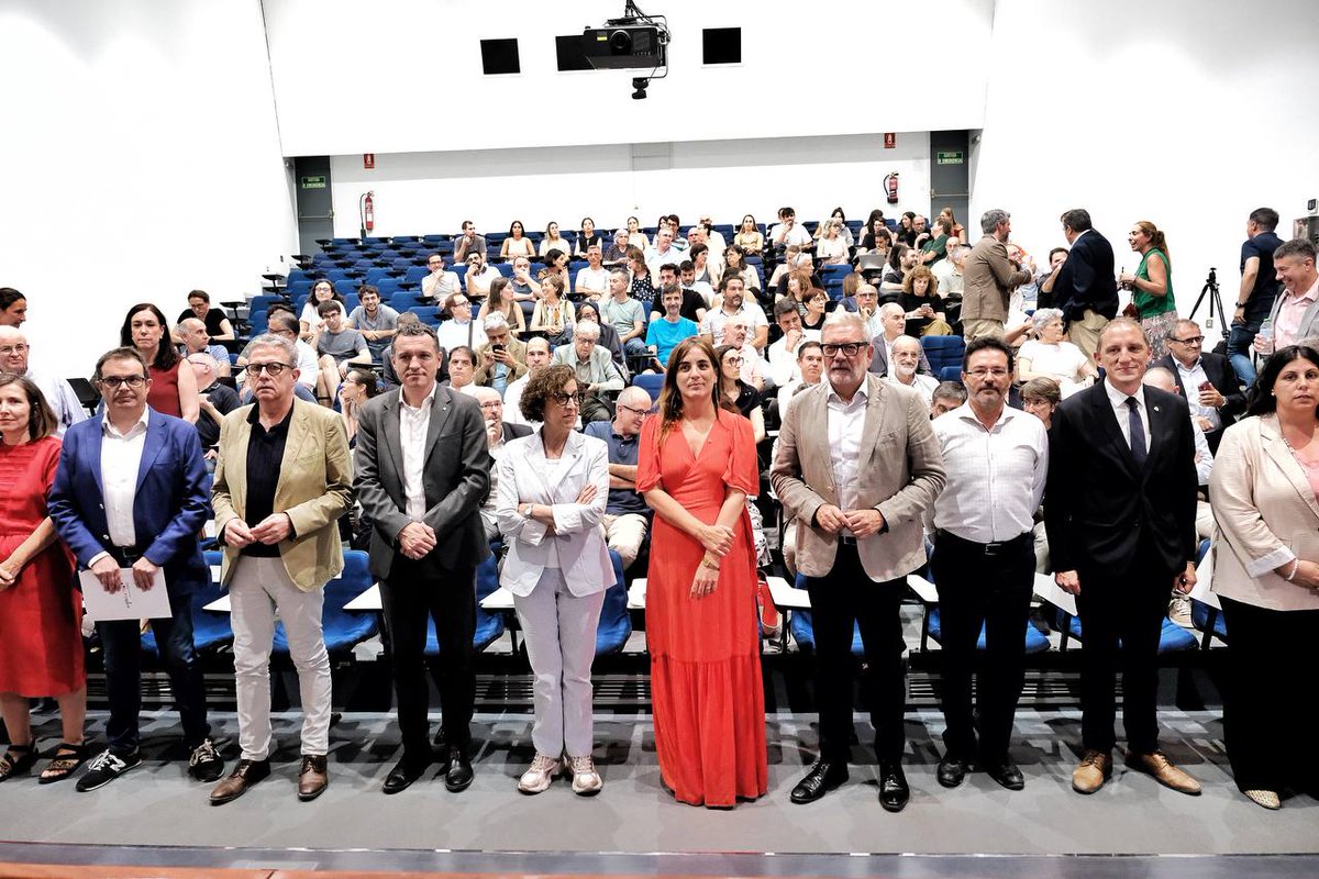 Recerca i Universitats tweet media