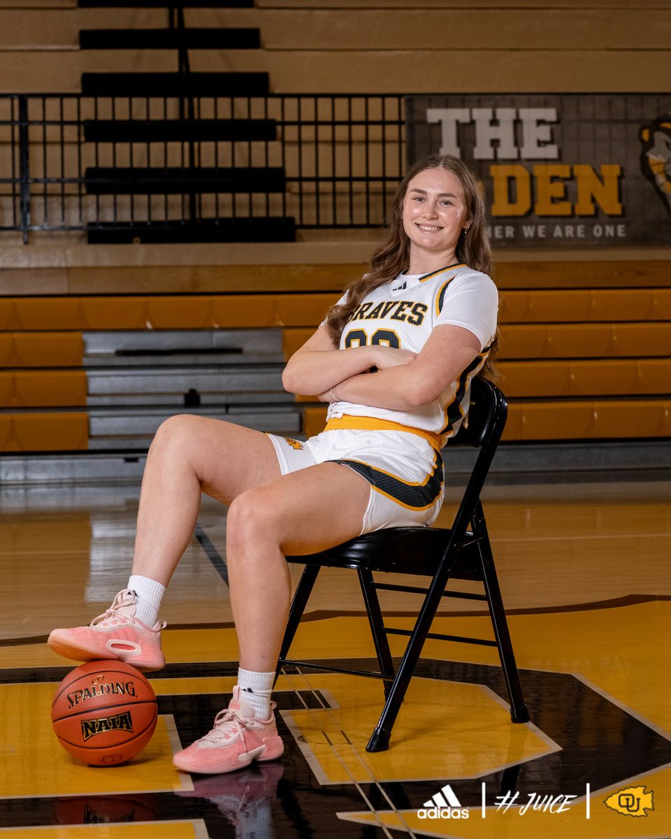 OUBravesWBB's tweet photo. 🎂Happy Birthday to our biggest hype man and shot blocker, Ashlynn Arnsman❗️ https://t.co/d93NvfSmvG