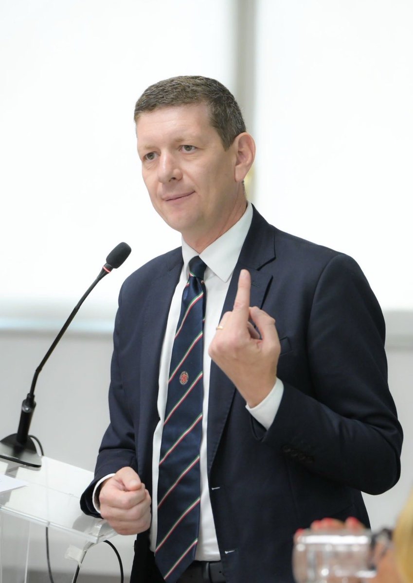 Cisl_Lazio's tweet photo. Enrico Coppotelli conclude l’iniziativa della Cisl Lazio 
“Nel Lazio le laureate in discipline STEM sono il 38%, ma persiste un gender gap salariale del 13,7% rispetto agli uomini. 💼 La Regione ha fatto passi avanti, ma resta ancora tanto da fare”. https://t.co/H6N7KsdlxE
