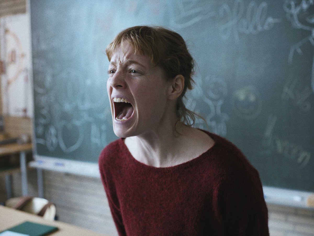 Misspelis1's tweet photo. SALA DE PROFESORES 2023 
Maravilloso thriller alemán de acusaciones de robo y un conflicto de información entre alumnado, profesorado y personal del colegio, que lleva la tensión de una manera brutal, manteniendo la cuerda tensa en todo momento. https://t.co/jk99TWXn2W