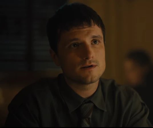 GoldenTRFanClub's tweet photo. Bear looks like the bastard love child of Mike Schidmt and Michael Afton https://t.co/N48B7utrdw
