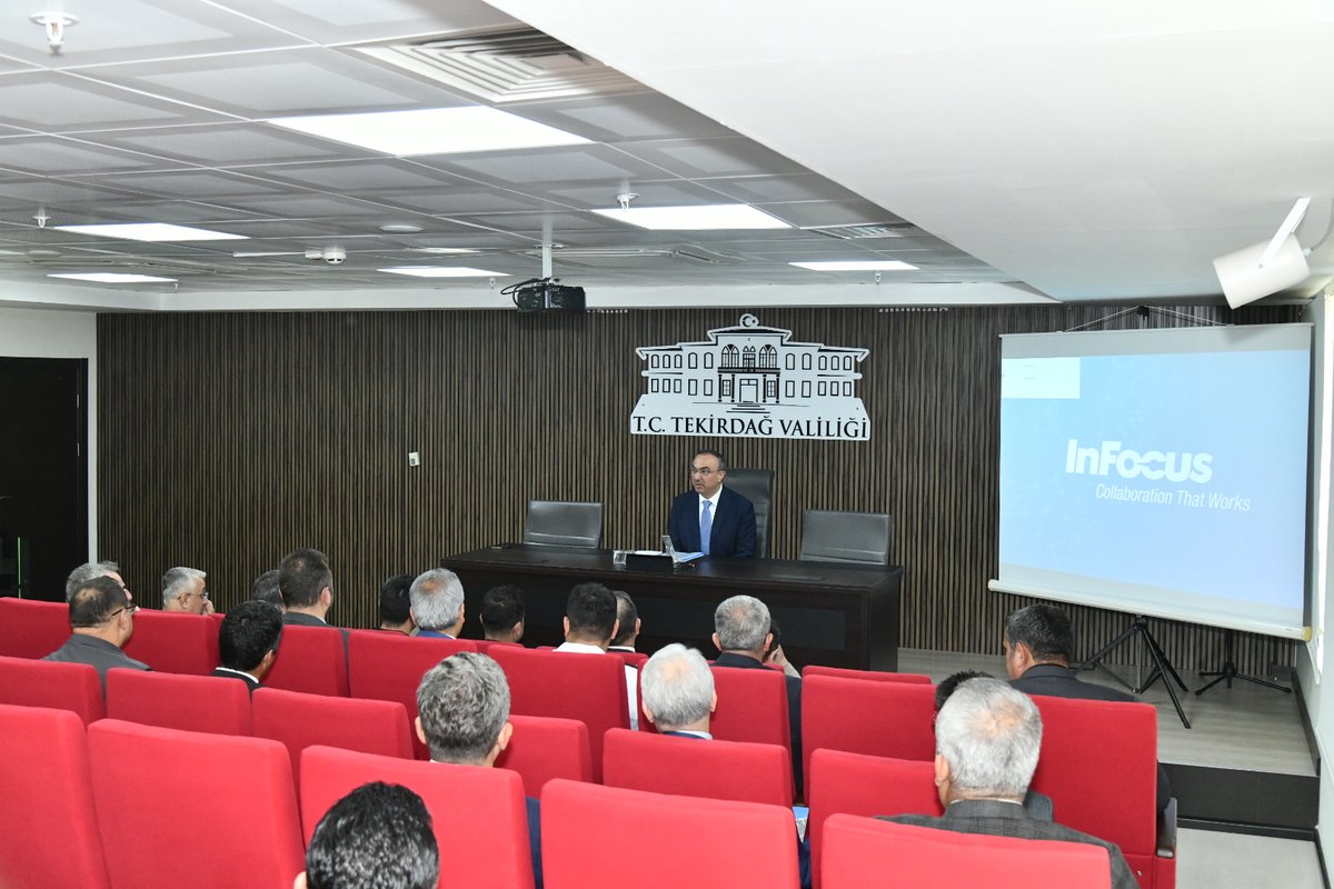 tekirdaggovtr's tweet photo. Valimiz Sayın Recep Soytürk başkanlığında İl İdare Kurulu Şube Başkanları Toplantısı, Tekirdağ Valiliği Yatırım İzleme ve Koordinasyon Başkanlığı (YİKOB)  Toplantı Salonu’nda  yapıldı.

https://t.co/YrercvPME3 https://t.co/0yuU0LvxU2
