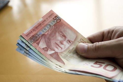 FoxGroupPWM's tweet photo. Perhaps having some bills tucked away for emergencies, offbeat expenses and draconian budgeting isn’t a bad idea. https://t.co/ygkduIkfm6 https://t.co/NbYIL5rjl4