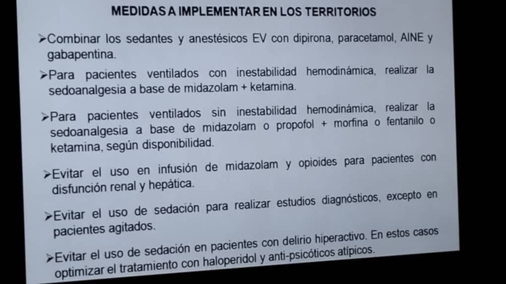 JLperiodista96's tweet photo. #TanteandoCuba Tuve acceso a documentos discutidos durante una reunión nacional del Ministerio de Salud Pública (MINSAP), en los que se detallan las medidas que deberán implementar las instituciones sanitarias del país ante la escasez de medicament-os anestésic-os.

Las medidas establecen la suspensión de todas las cirugías electivas que requieran anestesia general o sedación, reservando los anestésic-os disponibles exclusivamente para las urgencias y emergencias.

Entre las orientaciones también se dispone que las intervenciones quirúrgicas se realicen, siempre que sea posible, con anestesia regional o local, previa evaluación de la disponibilidad de estos medicament-os en cada institución.

Asimismo, se indica que las cirugías electivas no diferibles deberán analizarse caso por caso y agotarse previamente todas las alternativas terapéuticas no quirúrgicas antes de autorizar una intervención.

Las medidas también alcanzan a los estudios diagnósticos y terapéuticos que requieren sedación endovenosa, estableciendo que deberán ser evaluados conjuntamente por los especialistas que los indiquen y los servicios de anestesiología para determinar su verdadera urgencia.

Las medidas incluyen, además, protocolos para racionalizar el uso de sedantes y anestési-cos en pacientes ingresados en cuidados intensivos, modificando esquemas terapéuticos en función de la disponibilidad de medicamentos.

Uno de los puntos que más llama la atención es que el MINSAP orienta garantizar que la interrupción voluntaria del embarazo no sea suspendida, sugiriendo el uso de ketamina en las pacientes que no presenten contraindicaciones para ese medicament-o.

Estas orientaciones evidencian la magnitud de la crisis que enfrenta el sistema sanitario cubano y el impacto que la escasez de medicament-os está teniendo sobre la atención médica. 

La necesidad de restringir procedimientos quirúrgicos y redistribuir anestésic-os refleja un escenario de limitaciones que afecta directamente la capacidad asistencial de los hospitales del país.