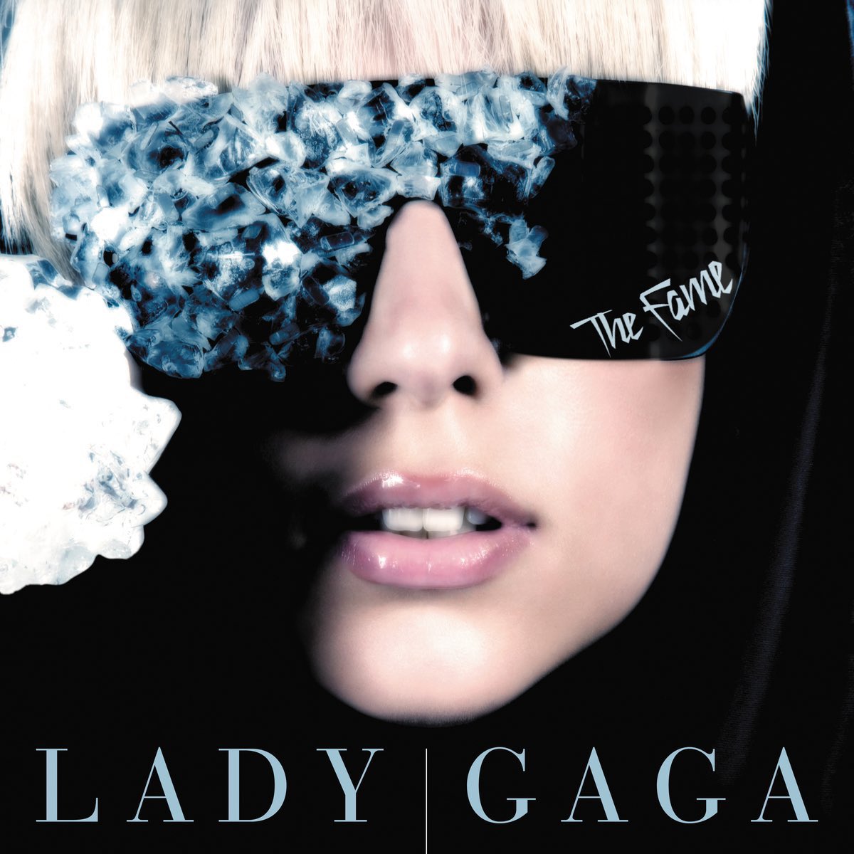 bchartsnet's tweet photo. ⚡️🇬🇧 Debut mais importante da cultura pop milenar, "The Fame" de Lady Gaga é o álbum feminino dos anos 2000 com mais streams no Reino Unido, segundo o Official Charts. https://t.co/1giGJuZVx2