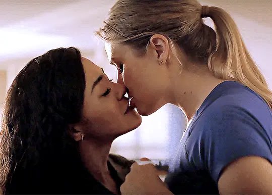 KacyForeverlove's tweet photo. The kitchen reunion in 2x15 is pure perfection. 😭❤️ The way Lucy just steps out from the corner, Kate holding the pan, and that passionate kiss... their chemistry is absolutely unmatched! They belong together. 🥺🔥 Anyone else feels the same? ��♀️🌈 #Kacy #NCISHawaii #KacyForever https://t.co/zp8EHDZRgR