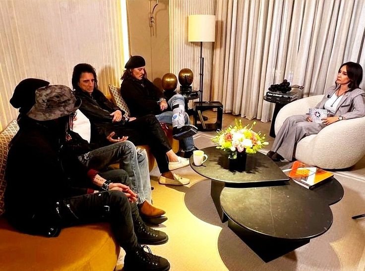 JohnnyDepp_076's tweet photo. #JohnnyDepp Friendship is one of life's greatest blessings. Choose friends who inspire you to grow, dream bigger, and become a better person.
#Legend https://t.co/dJJa4Q6syX