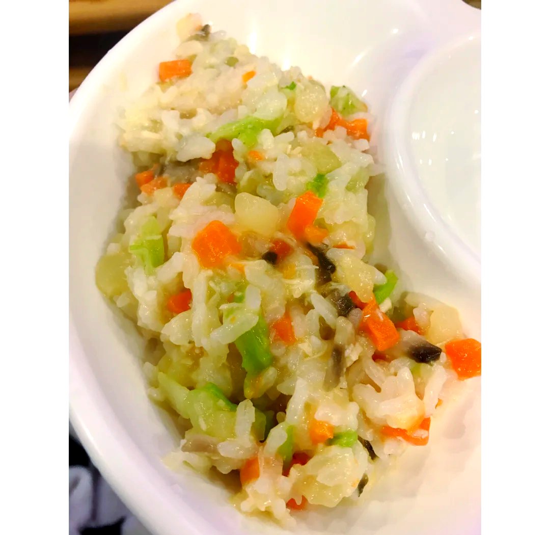 bookerssss's tweet photo. Just had the cheesiest, creamiest truffle mushroom risotto at that new little bistro downtown—every bite was pure comfort food perfection! https://t.co/bEHuKaEL4x