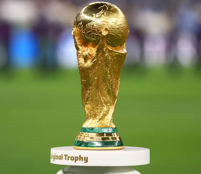 Eyaaaad's tweet photo. الاتحاد الدولي لكرة القدم (الفيفا) يُعلن عن إيرادات قياسية لكأس العالم بلغت 15,000,000,000.00 ، مما يجعله الحدث الرياضي الأعلى ربحًا في التاريخ.

هذه الأرباح الخيالية ستعزز وجود جياني إنفانتينو كرئيس للفيفا حتى العام 2031. https://t.co/90skOIKGLw