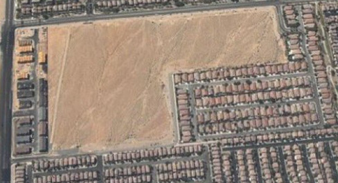 RobWalsh15's tweet photo. @SkylarSkye3 The center square could be future homes the buildings at the left end could be model homes or a commercial site or school https://t.co/Fvg1ZZ1RNF
