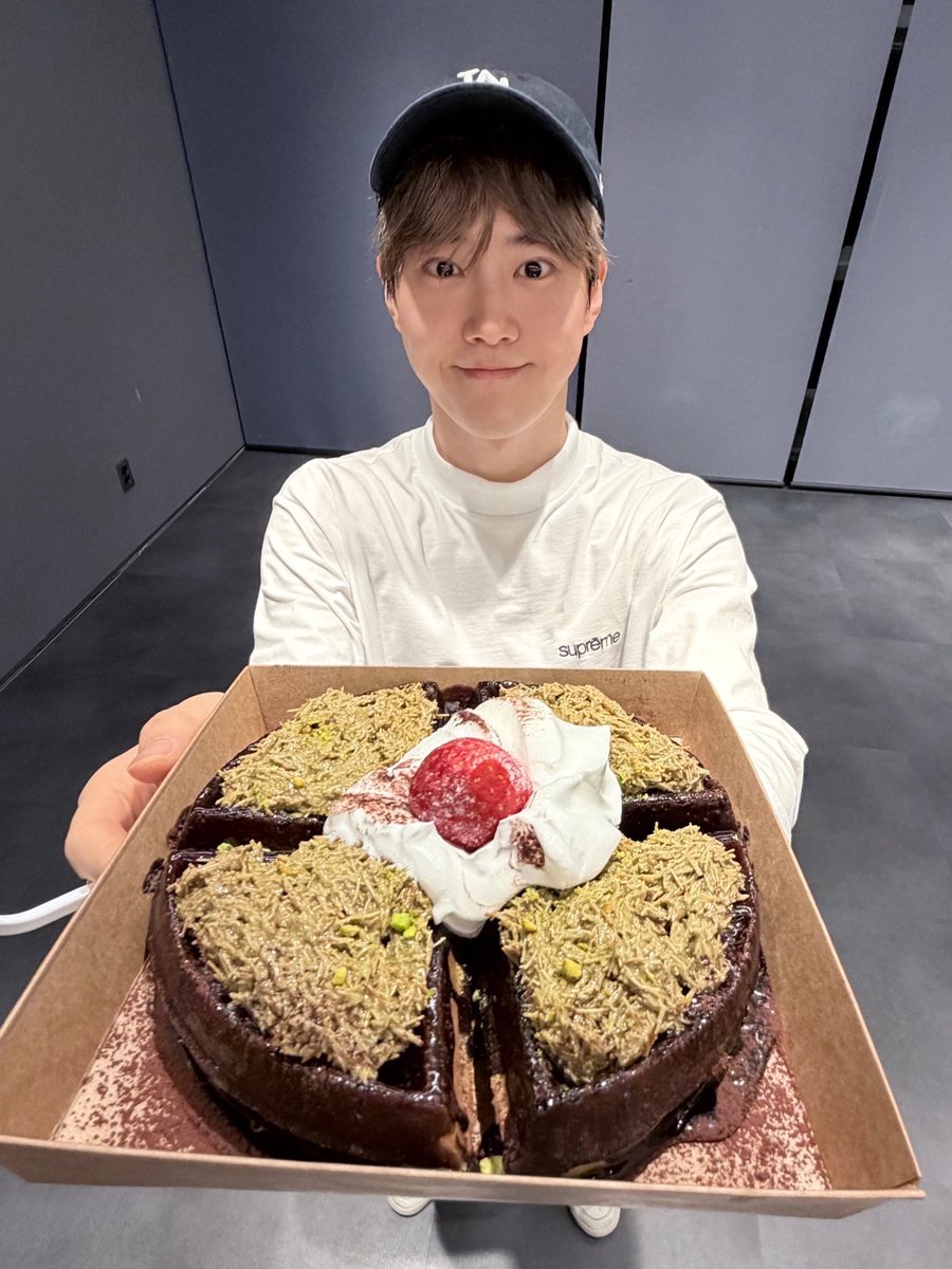 ddyo_kong's tweet photo. 갤정하는김에 아무도 안궁금해하는 아무도 안물어본 김준면 귀여움 한도초과 음식사진 공유합니다 https://t.co/SdiQR1BdU2