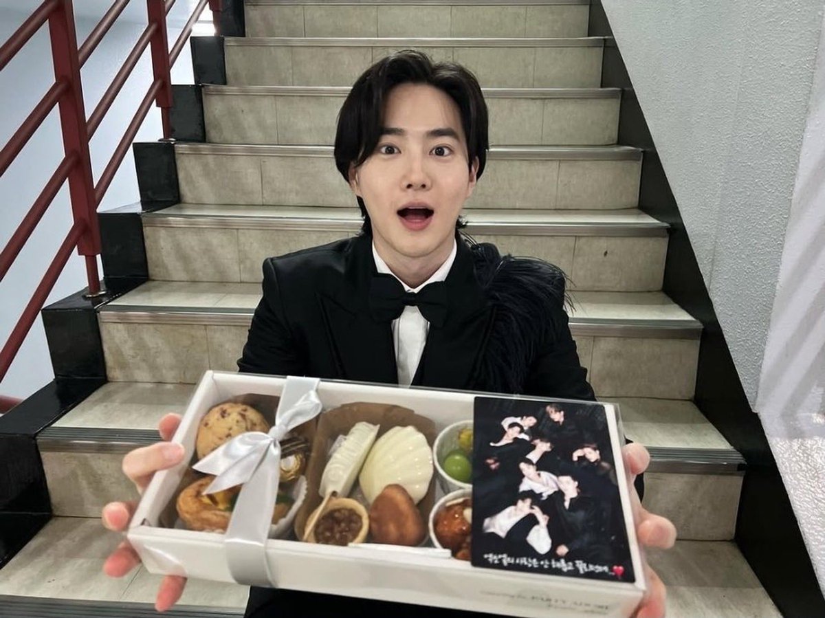 ddyo_kong's tweet photo. 갤정하는김에 아무도 안궁금해하는 아무도 안물어본 김준면 귀여움 한도초과 음식사진 공유합니다 https://t.co/SdiQR1BdU2
