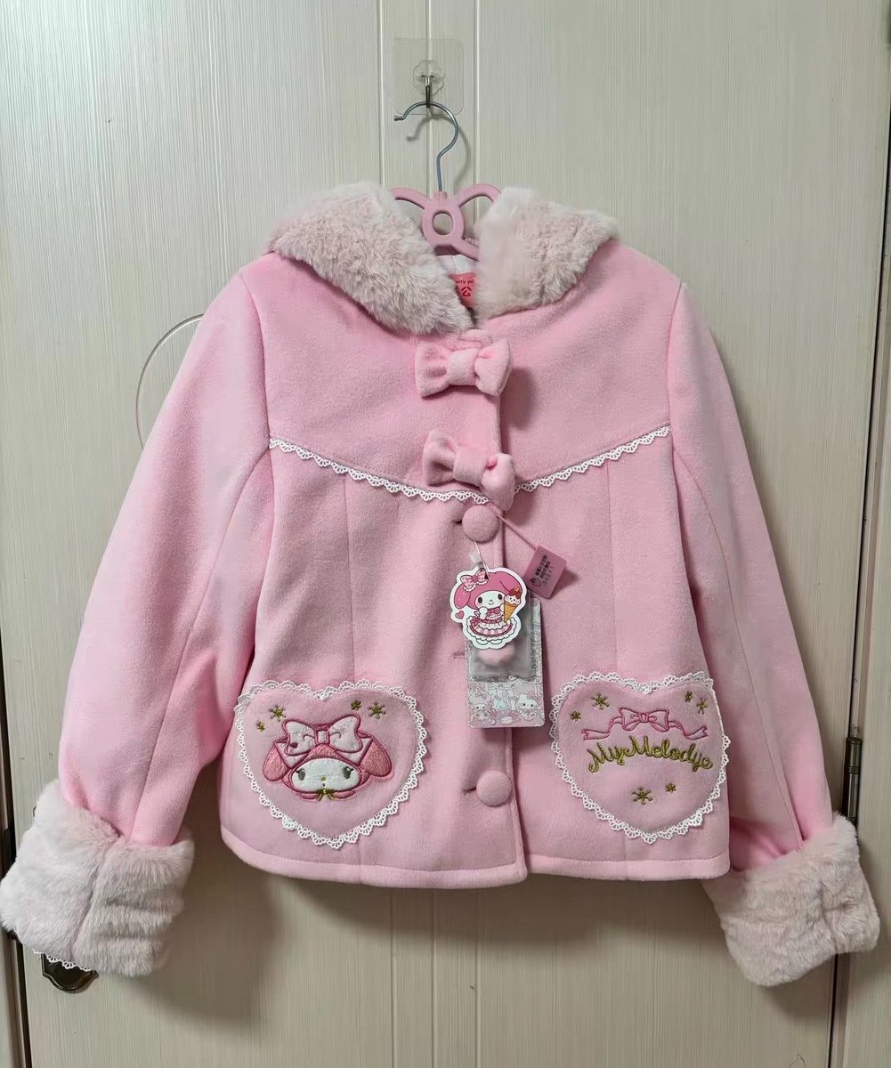 soulaanidoll's tweet photo. limited edition my melody coat https://t.co/6W16mKbEj0