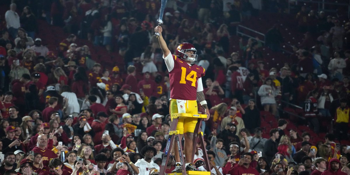 TrojansWire's tweet photo. Jayden Maiava earns more respect as a top quarterback in Big ten

📸 Kirby Lee, Kirby Lee-Imagn Images https://t.co/MyIkxRjSr4 https://t.co/39l6j9EsxP