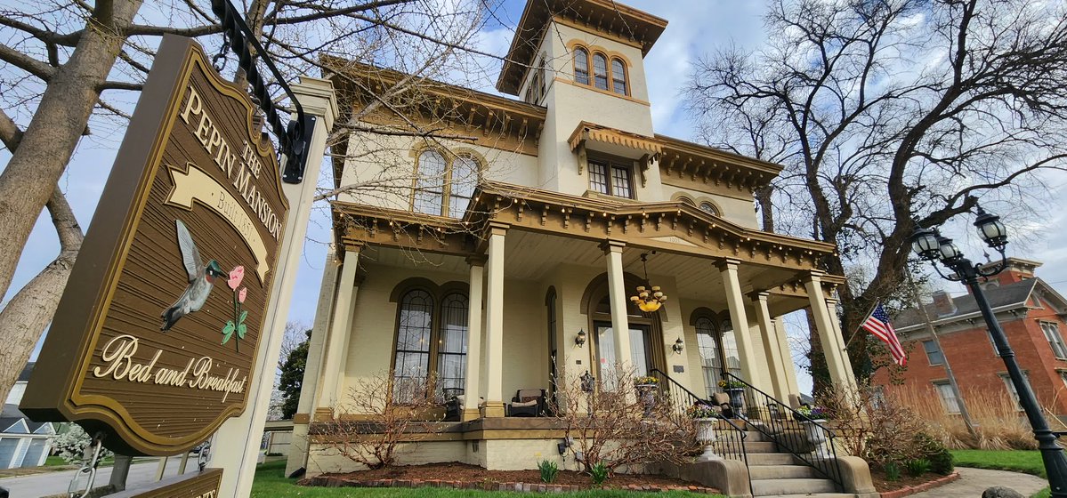 GoSoIN's tweet photo. Looking for a weekend road trip that feels a little out of the ordinary? πβ¨
Click the link to see how Clayton Hensley from Knoxville, Tennessee, had a time-traveling adventure in Southern Indiana. https://t.co/Xl7cp6ESQo
#GoSoIN https://t.co/X0RQfVZasB