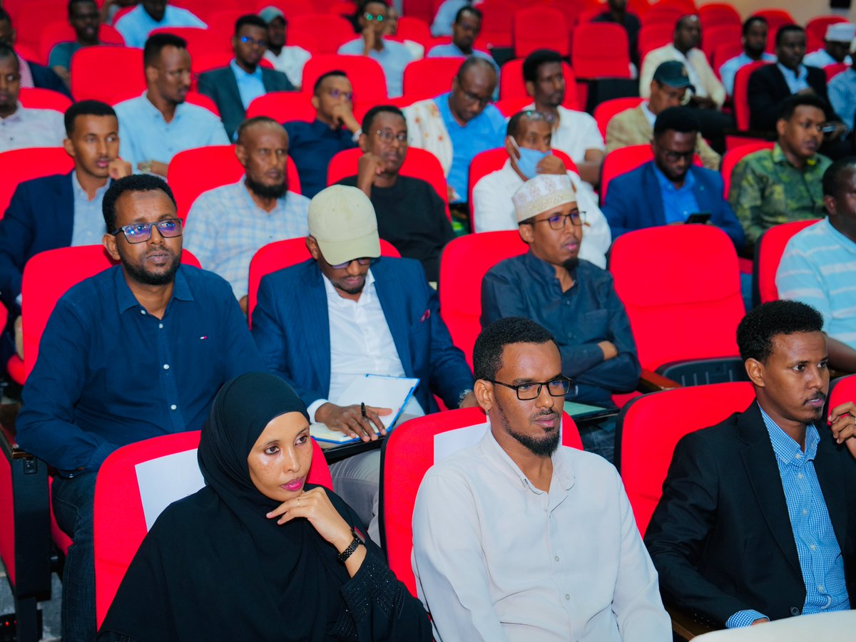 YoolBridge's tweet photo. We organized the 2nd Somali Annual Business Talks bringing together government, private sector, financial institutions, academia, CSOs, and development partners to discuss Public-Private Partnerships (PPPs) in the Puntland Context. #PPPs #Puntland #Somalia #EconomicDevelopment https://t.co/hUFoK36HIJ