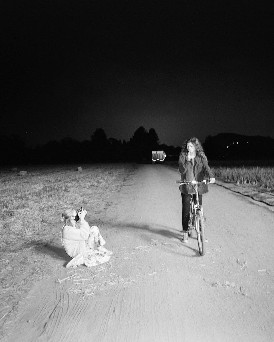 UpdatedZendaya's tweet photo. Newly released image of Zendaya &amp; Hunter Schafer on set of 'Euphoria'. https://t.co/KkMDZzi52Q