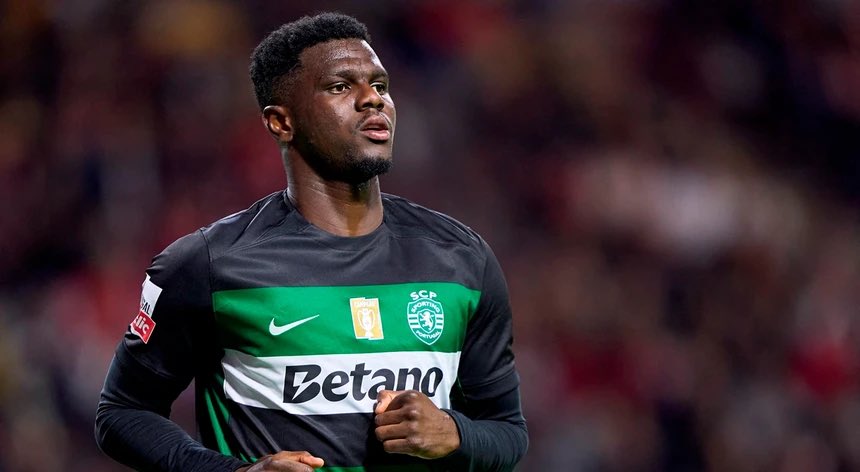 NSEBZvideos's tweet photo. Até agora não tenho dito nada sobre o mercado do Sporting, porque apesar das imensas saídas, sinto que por vezes é necessário sangue novo e jogadores com fome de vencer.

Aquilo que senti na época passada foi que alguns jogadores já não tinham a mesma fome por títulos de outrora, e isso foi evidente no jogo contra o Torreense.

No entanto, a saída de Diomande - a confirmar-se - é algo que me deixa preocupado, não só por ser dos poucos jogadores que via com perfil para assumir a braçadeira de capitão, mas também por ser, na minha opinião, o melhor central do campeonato. Antes preferia a venda de Gonçalo Inácio.

Espero que chegue um central de ‘peso’, caso Diomande seja vendido.