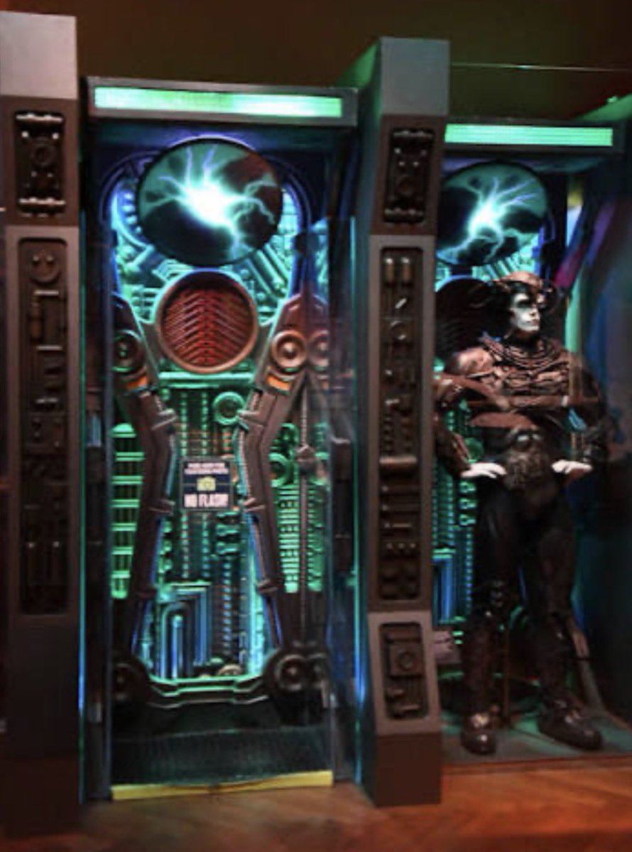 BriscoeCrainIV's tweet photo. The fun thing about being an adult when I’ll have my Neo .. is having adult money to build it an awesome sci-fi “charging” station.. https://t.co/4l808eZDYS