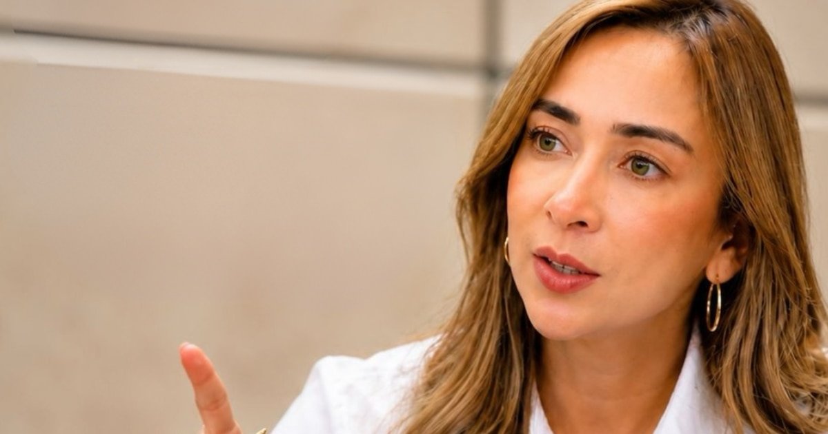 infobaecolombia's tweet photo. Exrepresentante Katherine Miranda presentó su renuncia irrevocable a la militancia en Alianza Verde: este es el documento https://t.co/yGpFPTXlWf https://t.co/RZFqbyF5y9